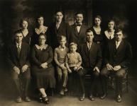 AugustStreichFamily1931300ppi.jpg - 